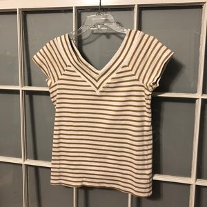 White and gold double V shirt